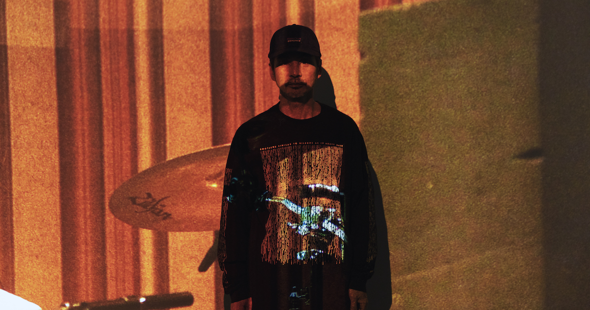 写真家・薮田修身が「ミスチル」のレコーディングに密着