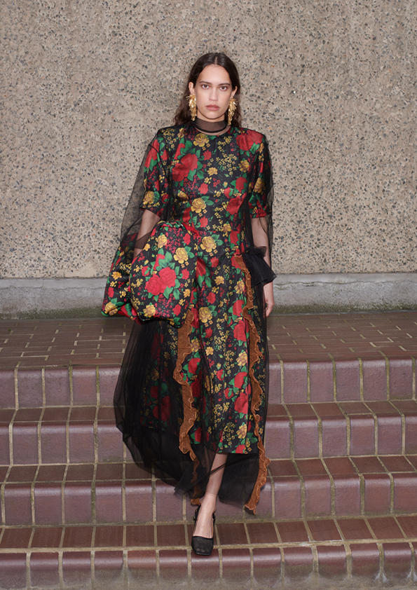 H&M」×「トーガ」 ドレスやトレンチコートを9月2日に発売 - TOKION