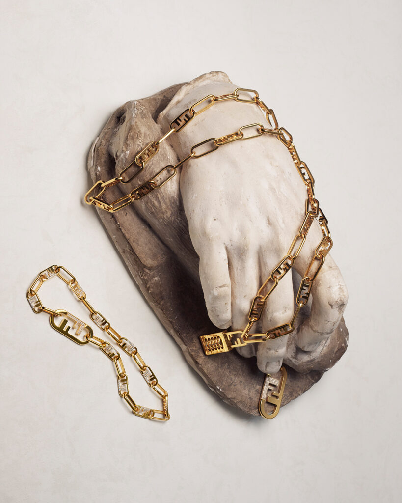 FENDI オーロック ブレスレット シルバーカラー ブレスレット