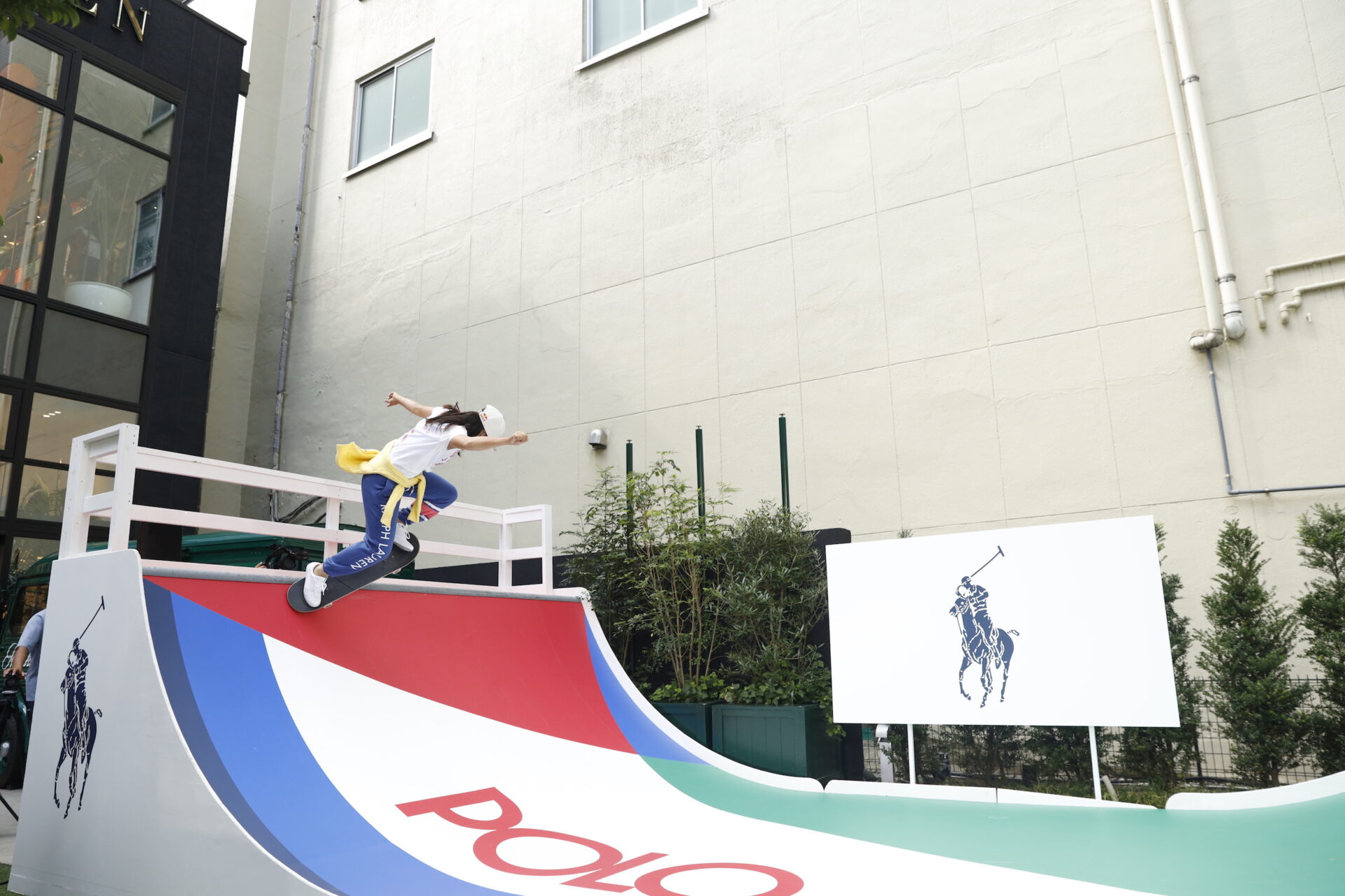 スケートボード金メダルの四十住さくらが「ラルフ ローレン 銀座」のイベントに登場 五輪後に初滑りを披露 - TOKION