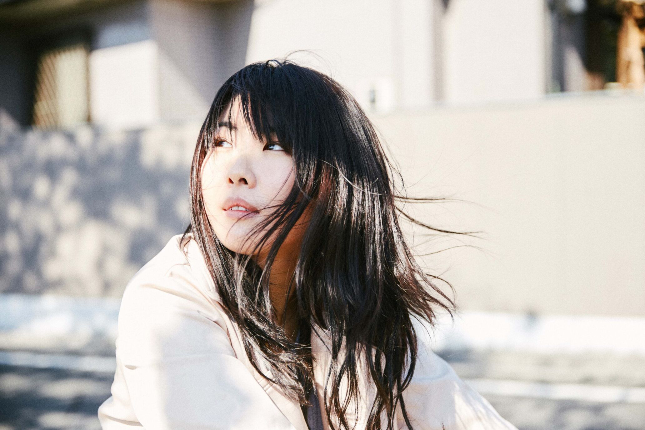 A young filmmaker, Aya Miyazaki portrays a change in a family and how