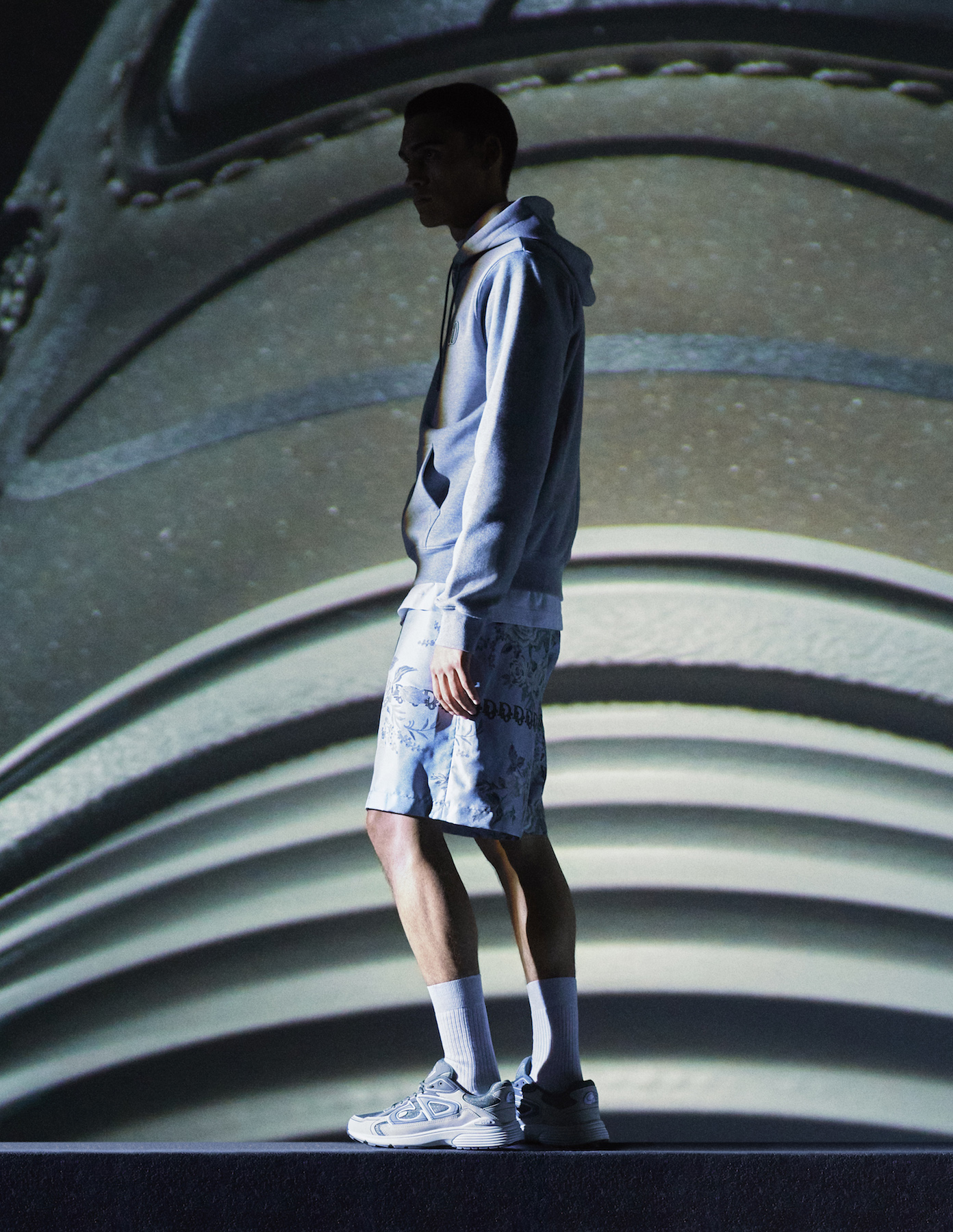 【シンプルで使いやすい】Dior ディオール - B30 スニーカー ディオール」の新スニーカー“B30”が登場 リフレクター仕様の