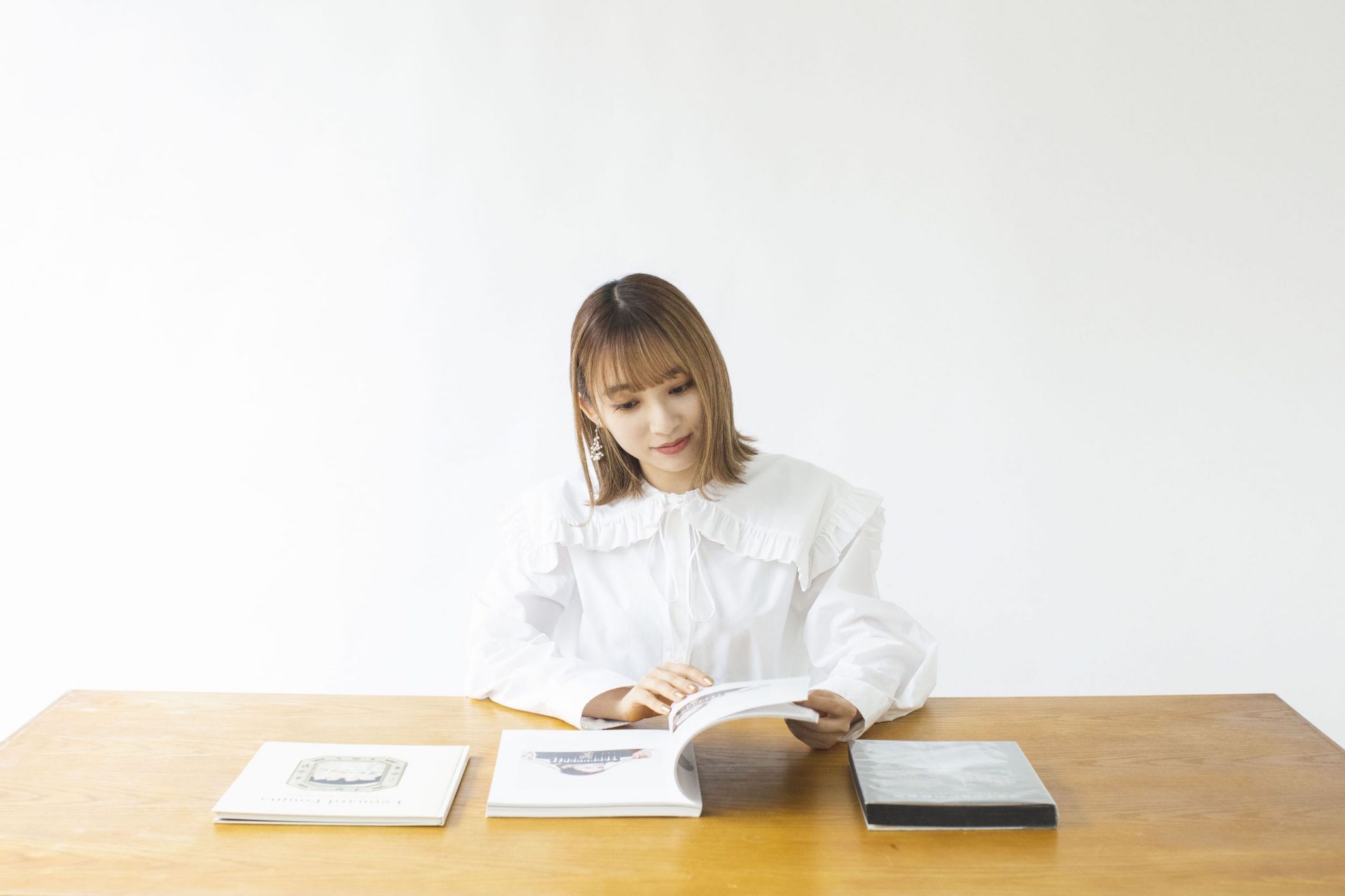 元・欅坂46 佐藤詩織が語る写真集とアートブック - TOKION