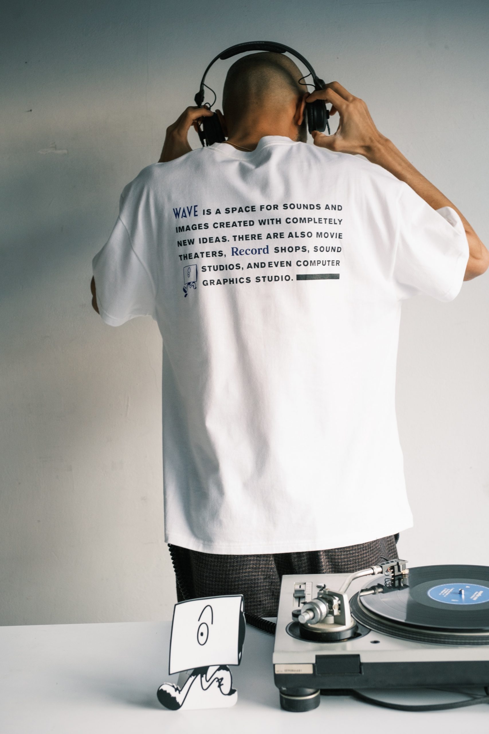 WAVE×「レコード カルチャー マガジン」のカプセルコレクションが登場