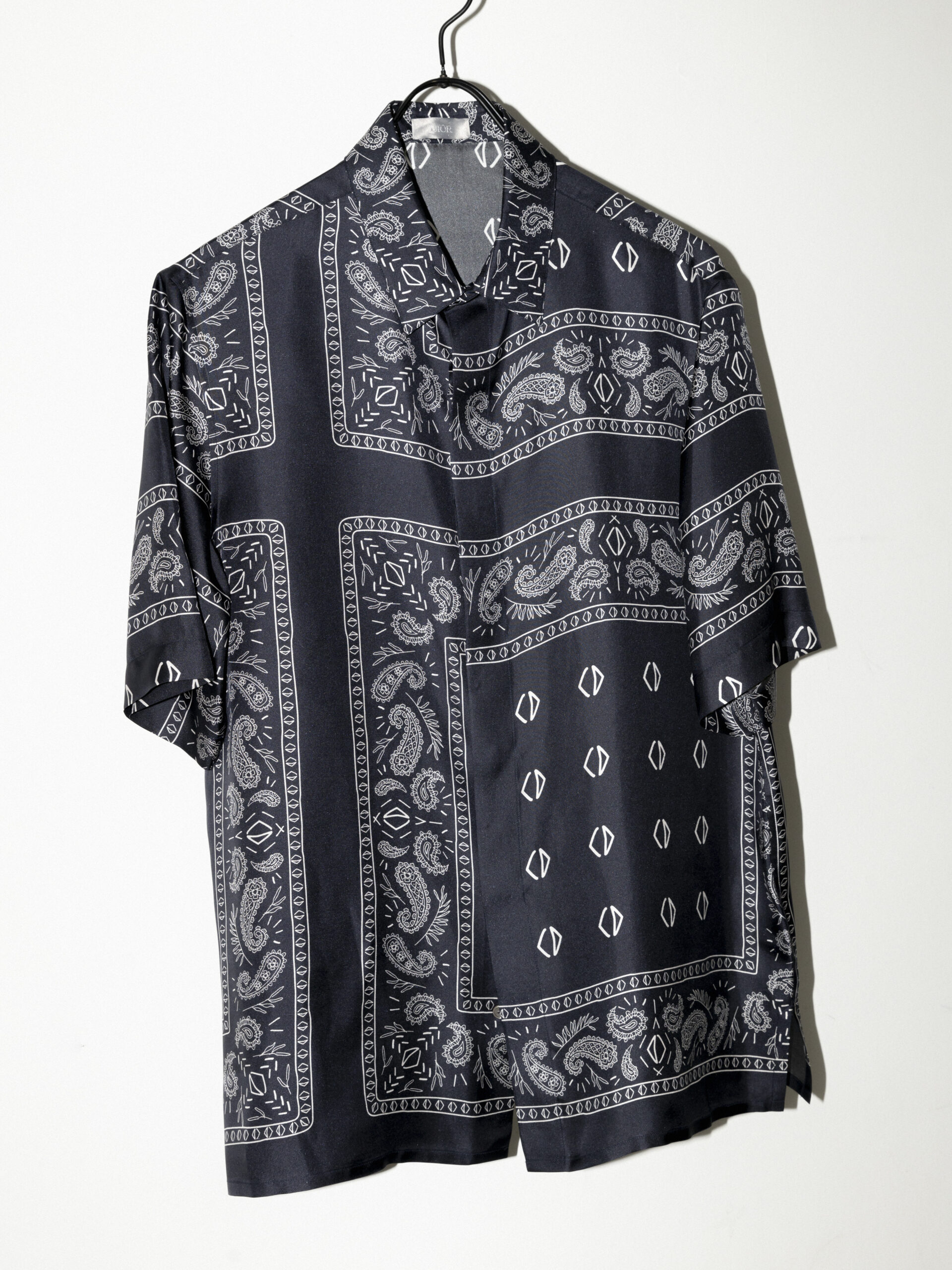 「ディオール」のバンダナシルクシャツ ¥253,000