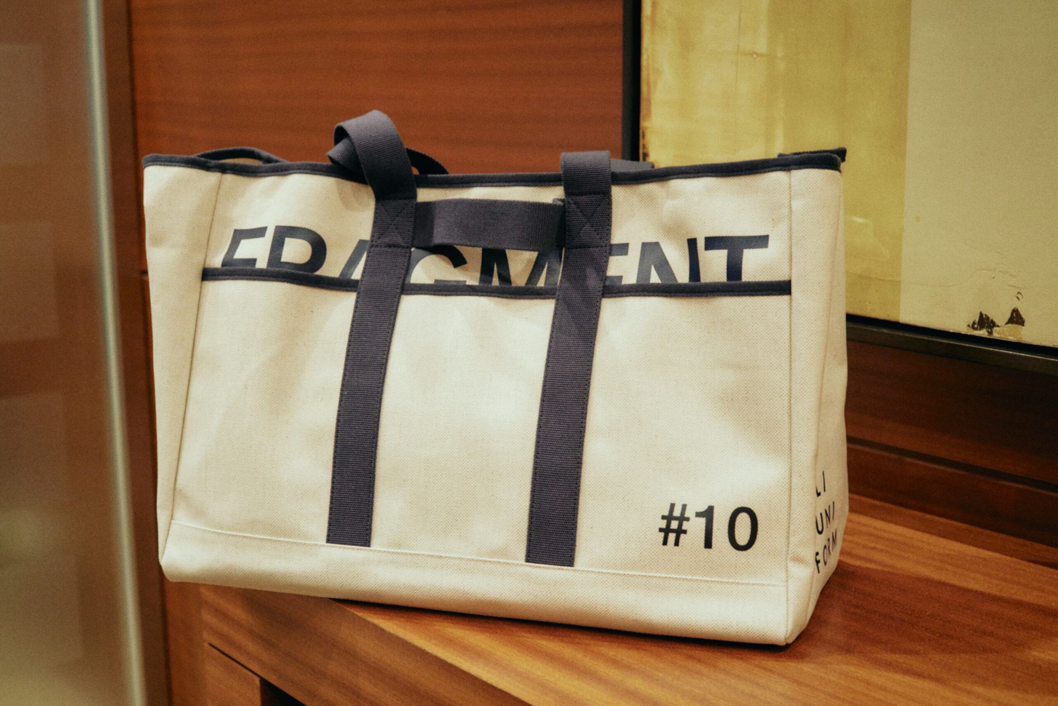 「リュニフォーム」 × 「fragment design」のコラボレーションバッグ“THE BIG BAG BY FRAGMENT”