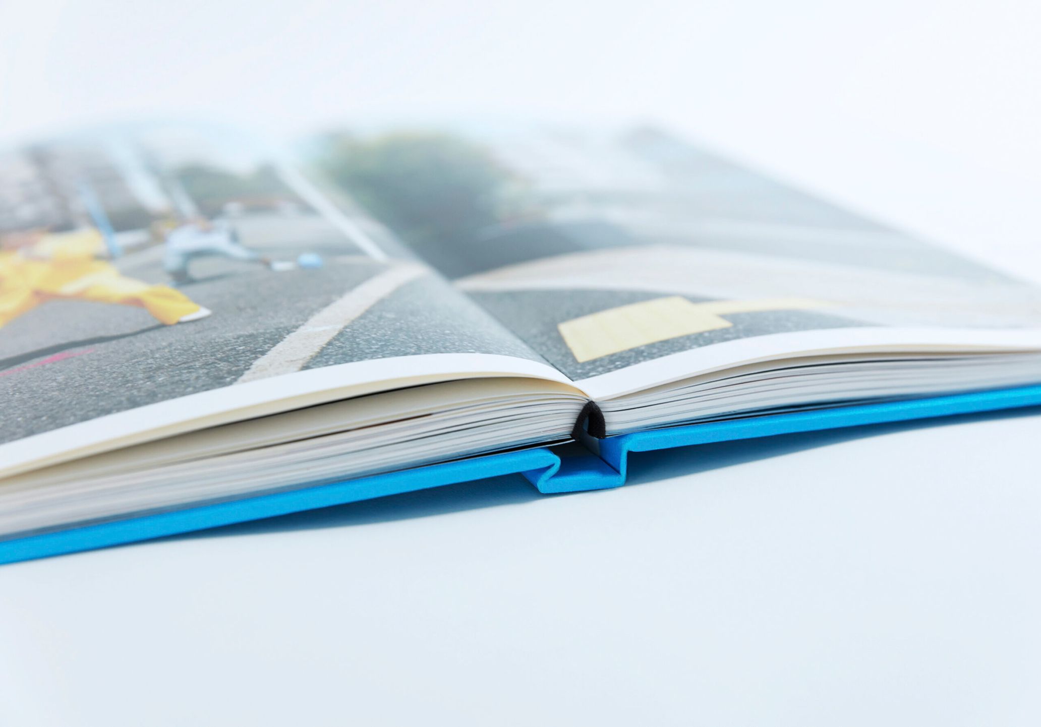 写真家の正田真弘による写真集『笑いの山脈』が発売 - TOKION