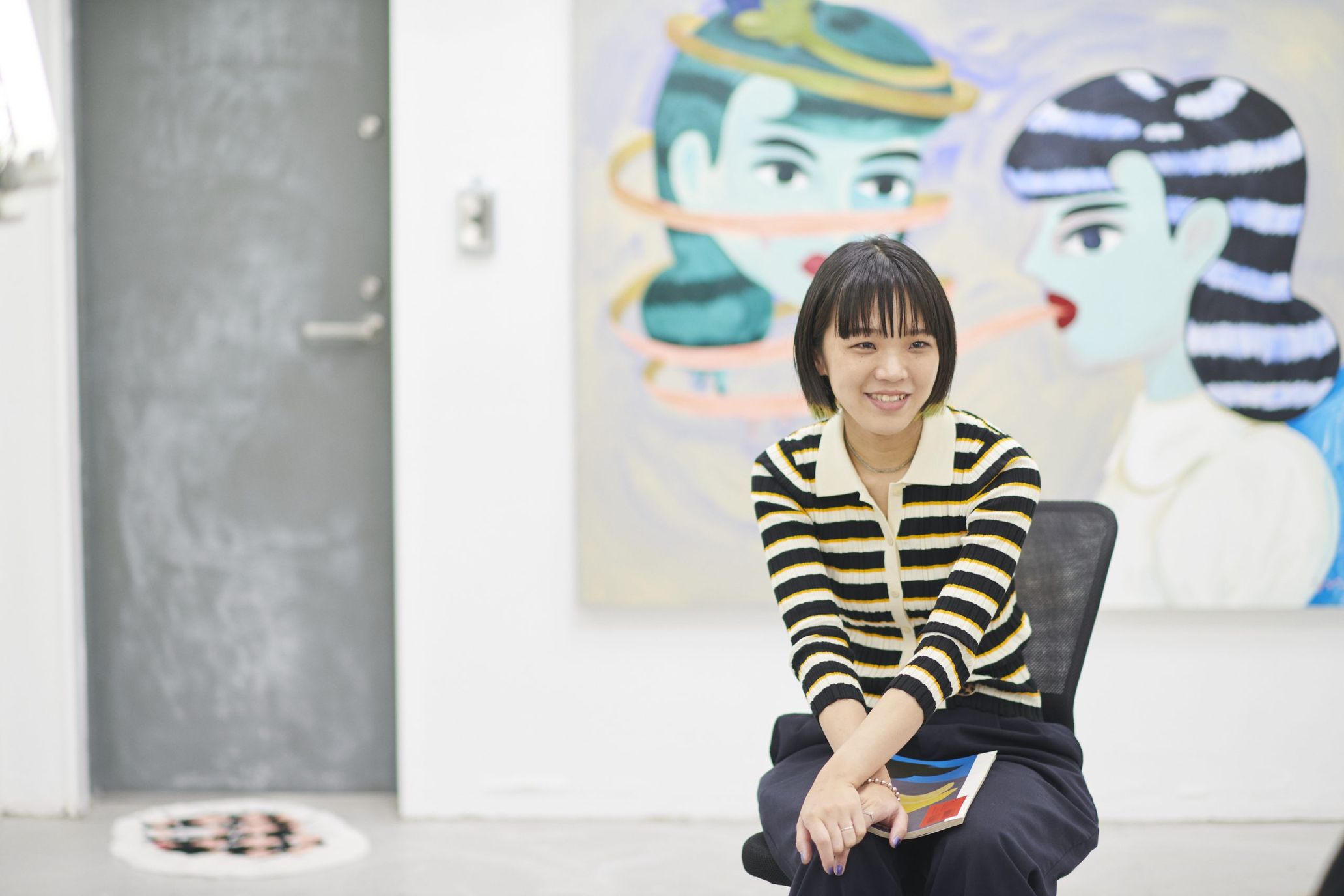 Artist Momoko Nakamura Establishes Her Own Style Through Painting What She Wants to Paint