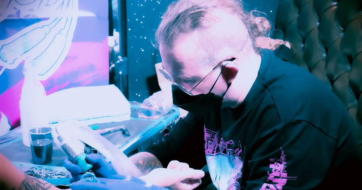 オタクの彫り師、彫紅と“ヲタトゥー”の世界 - TOKION