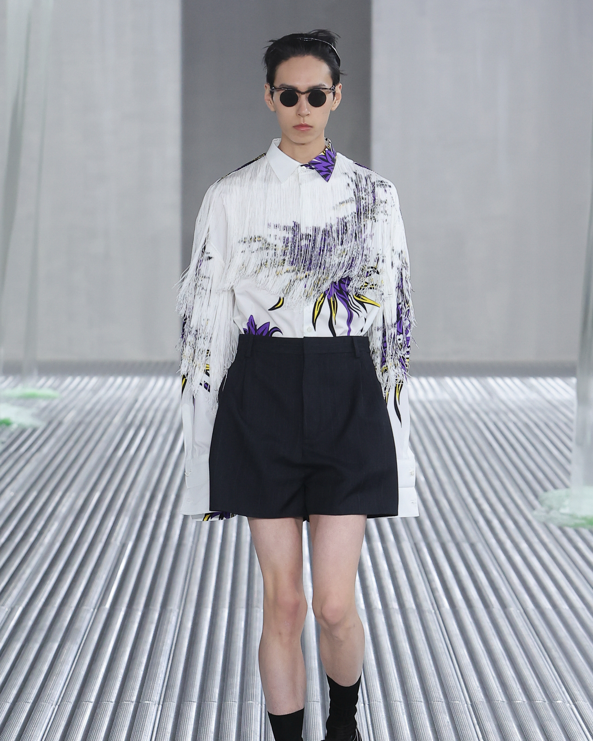 新品 2024年新作 PRADA プリーツ スカート グレー S NFC真贋確認 新品 2024年新作 PRADA プリーツ スカート グレー S NFC真贋確認