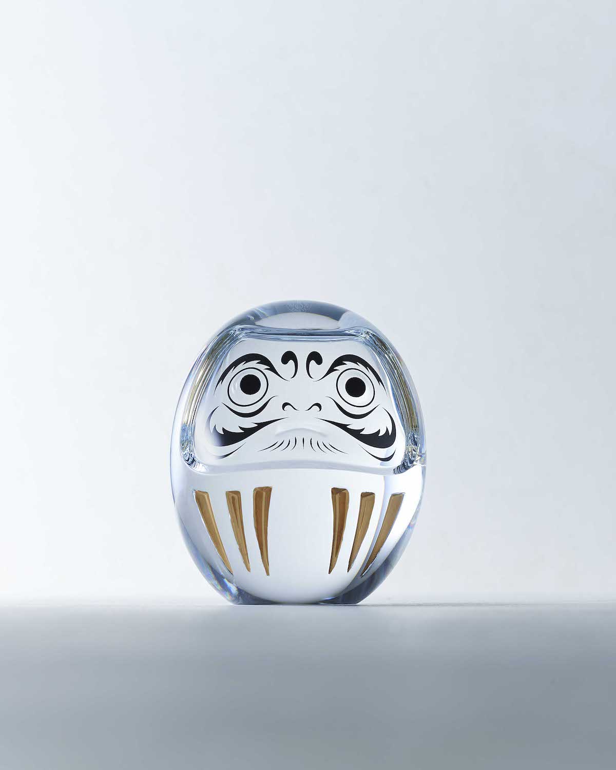 バカラ」からスタリッシュなクリスタルの“ダルマ”が登場 - TOKION