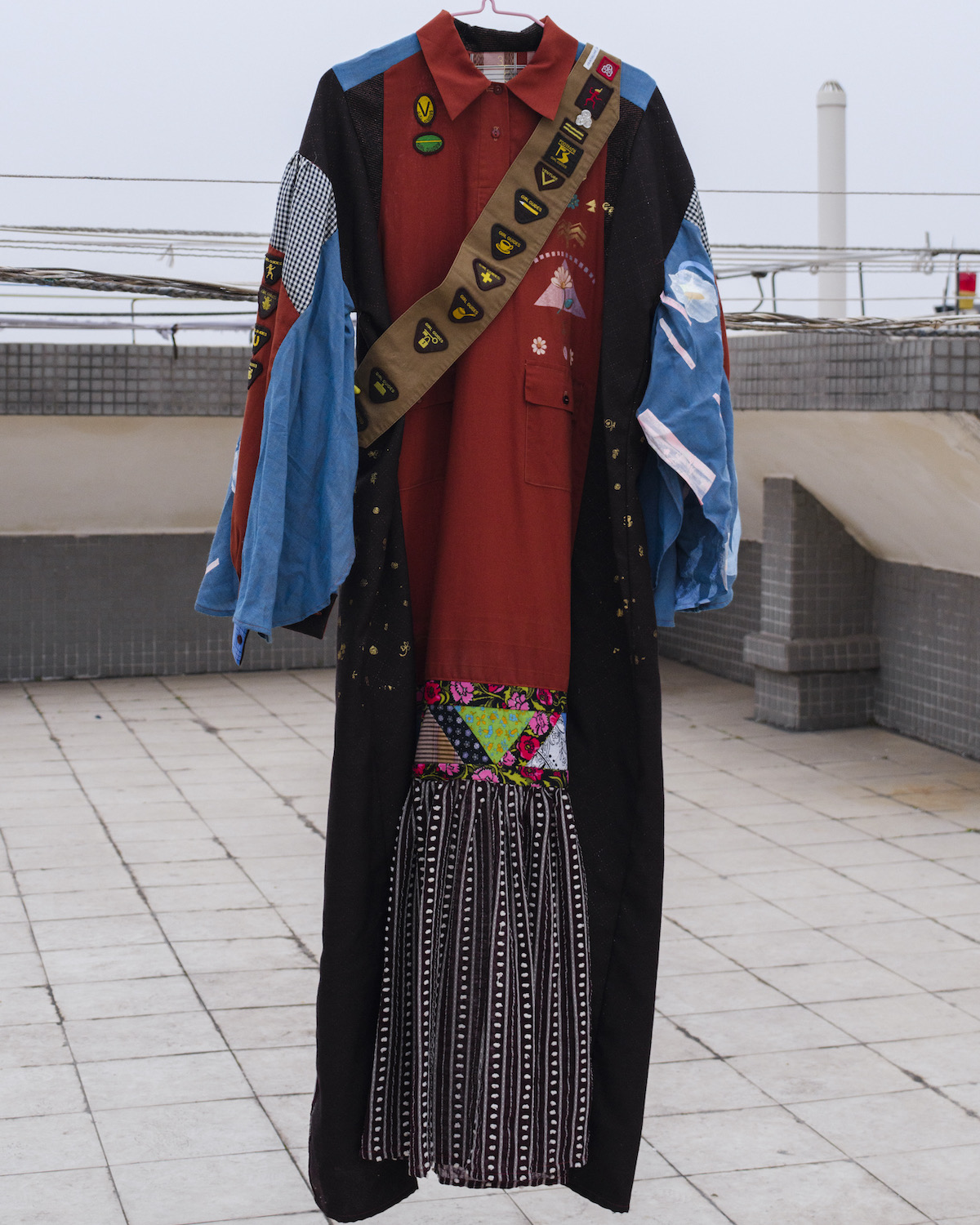 シナ スイエン」デザイナーの有本ゆみこによる複合的新作発表会